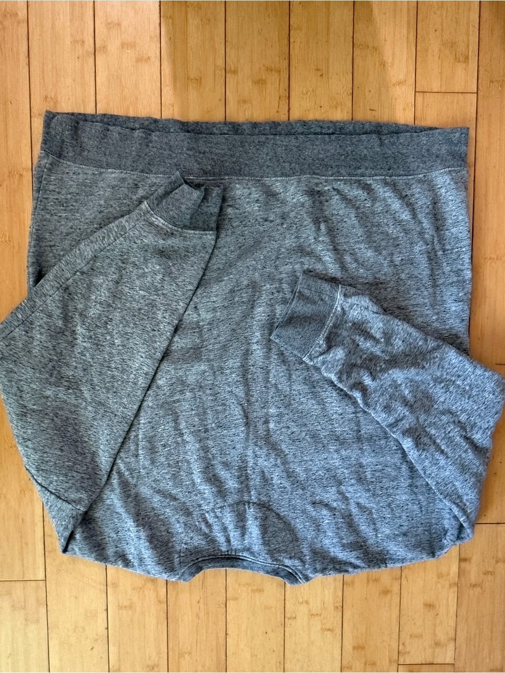 Old Navy Men's Gray Heather Crewneck Sweatshirt - Picture 3 of 3